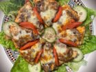 Ein einzigartiges Gericht mit zartem Hühnerfleisch, Sumach und Mozzarella – exklusiv bei Mokka & Minze.